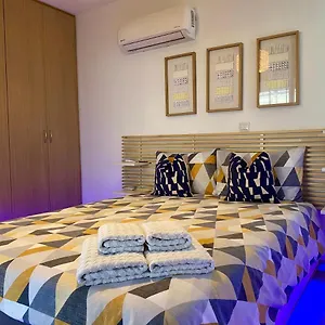 fat-cow-apartment-103.hotelsatayianapa.com/